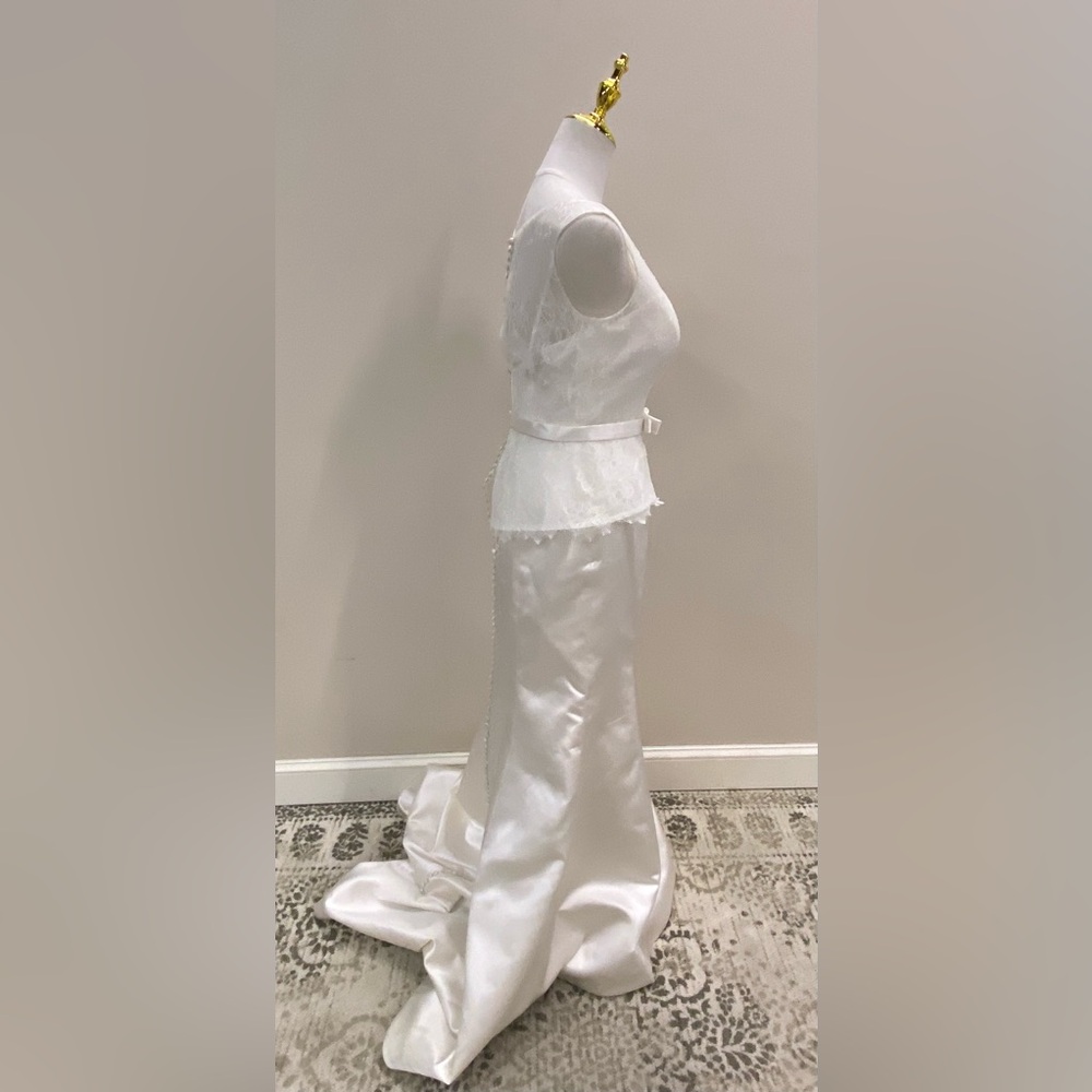 Chic White Sleeveless Gown - Picture 9 of 11